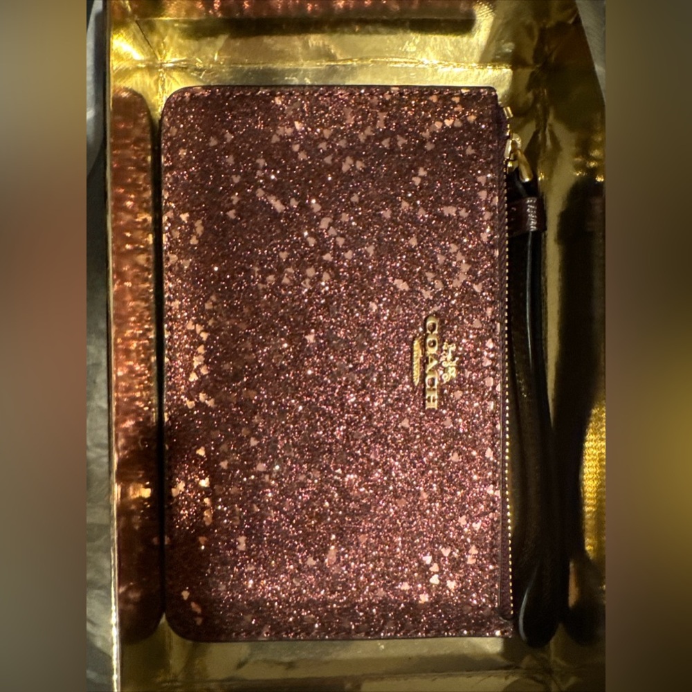 Coach F39132 Wristlet With Heart Glitter Raspberry